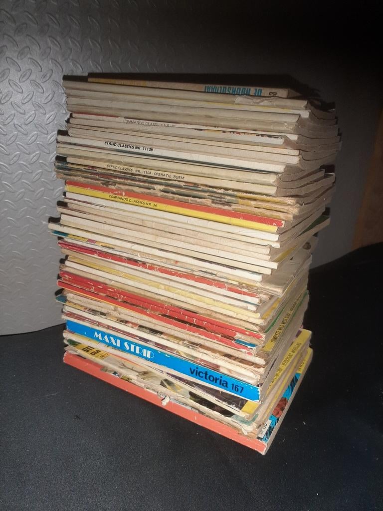 Stapel oude stripboeken, Boeken, Stripboeken, Meerdere stripboeken, Ophalen of Verzenden, Gelezen