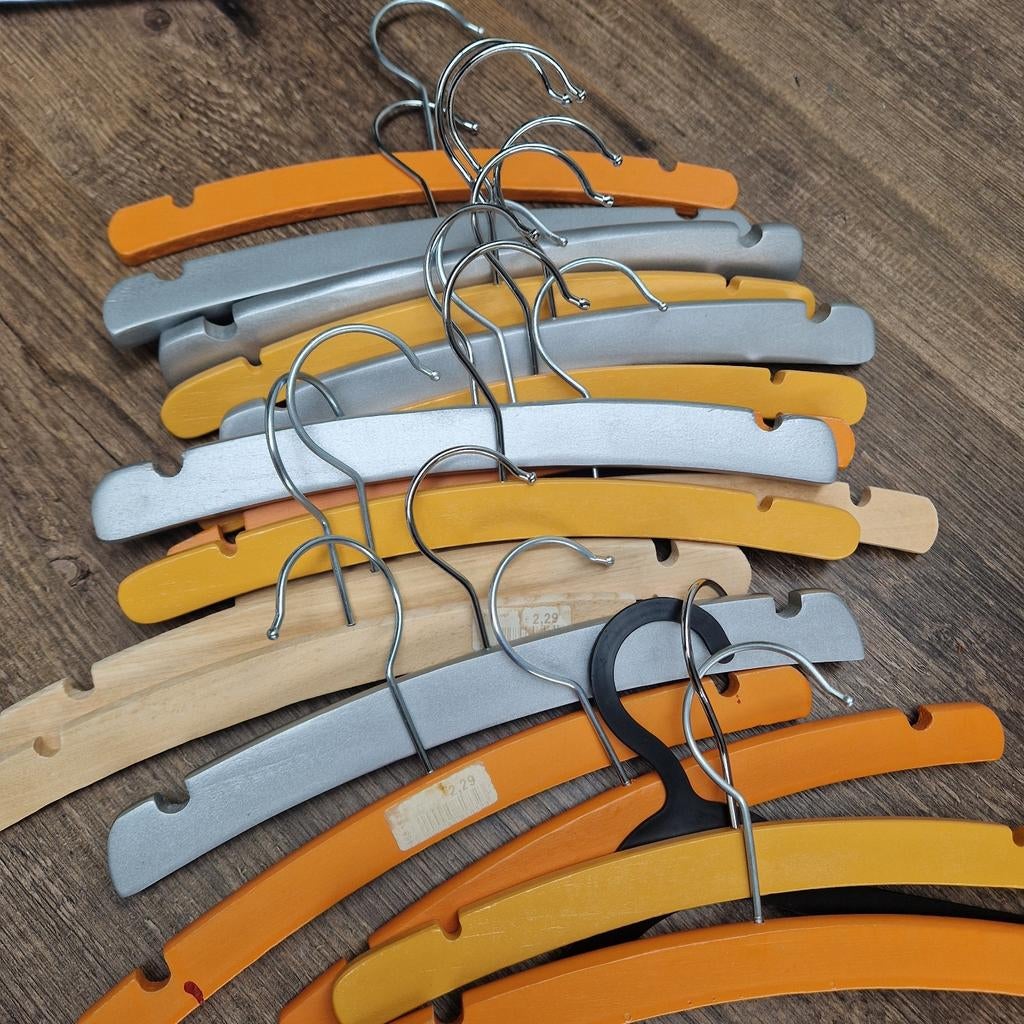 Gratis kinder kledinghangers, Ophalen of Verzenden, Zo goed als nieuw, Hout, Kinderen