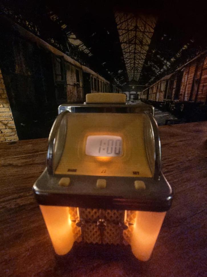 Retro Jukebox Wekker met Licht, Verzamelen, Automaten | Jukeboxen, Zo goed als nieuw, Ophalen of Verzenden