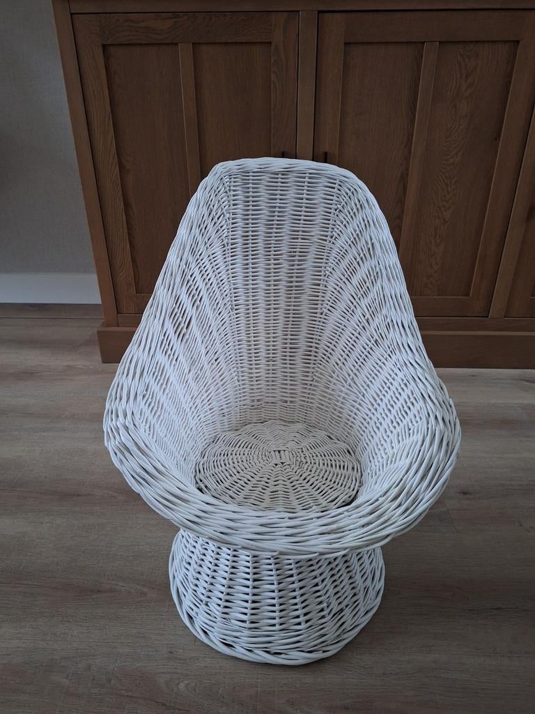 Wit rieten kinderstoeltje, Kinderen en Baby's, Kinderkamer | Tafels en Stoelen, Ophalen, Gebruikt, Stoel(en)