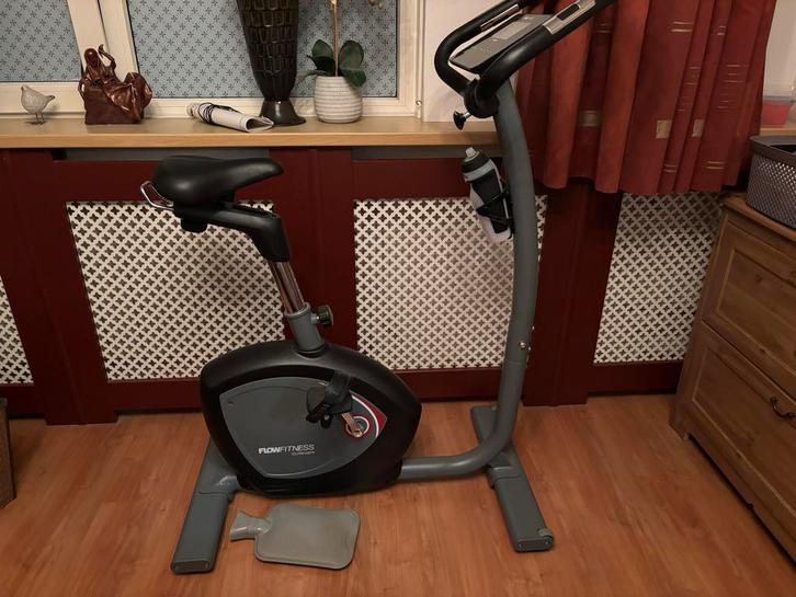 Flow Fitness Turner DHT750 Hometrainer - Zo goed als nieuw!, Sport en Fitness, Fitnessapparatuur, Nieuw, Hometrainer, Benen, Metaal