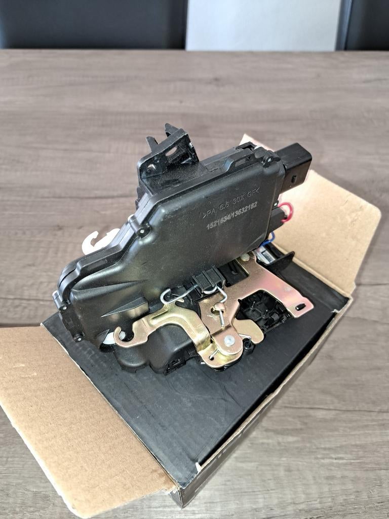 SEAT LEON 1M deursloten #NIEUW#, Ophalen of Verzenden, Nieuw, Seat