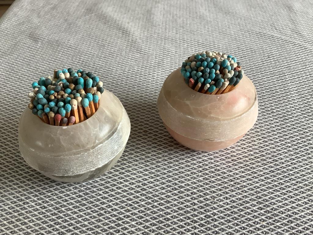 2 Zeer oude luciferstandaards, Ophalen of Verzenden, Gebruikt