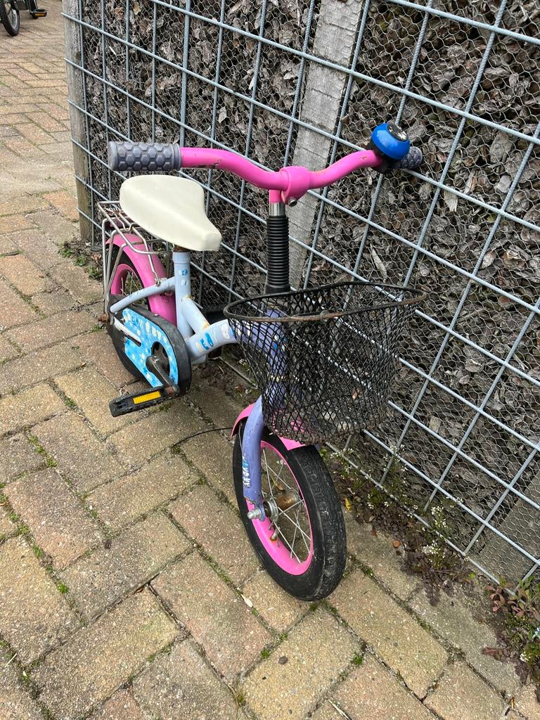 Roze kleuterfiets, wordt te klein voor haar, Ophalen, Gebruikt, Terugtraprem, Minder dan 16 inch