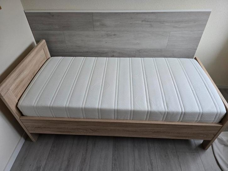 Ledikant/bed Andes 90x200, Huis en Inrichting, Slaapkamer | Bedden, Zo goed als nieuw, Eenpersoons, 90 cm, 200 cm, Hout, Ophalen