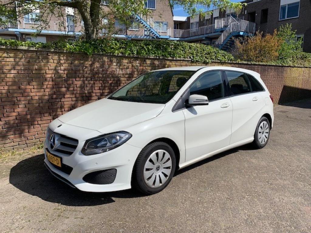 Mercedes-benz B-KLASSE 180 D BUSINESS AUTOMAAT LEER, Auto's, Mercedes-Benz, Bedrijf, B-Klasse, ABS, Airbags, Airconditioning, Bluetooth