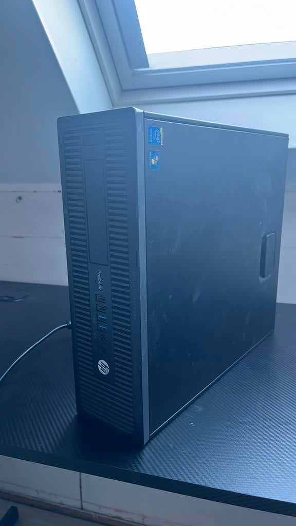 Oude pc met windows 11, Computers en Software, Desktop Pc's, Ophalen, Zo goed als nieuw, Onbekend