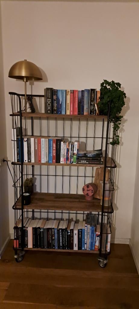 Kast, Ophalen, Met plank(en), Gebruikt, 100 tot 150 cm