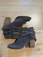 Enkellaarsje met hak, maat 38, Kleding | Dames, Schoenen, Bruin, Lage of Enkellaarzen, Ophalen of Verzenden, Zo goed als nieuw