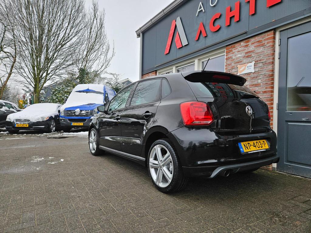 Volkswagen Polo 1.0 TSI Highline R-Line! LED! Carplay! Navig, Auto's, Voorwielaandrijving, Euro 6, Zwart, Bedrijf