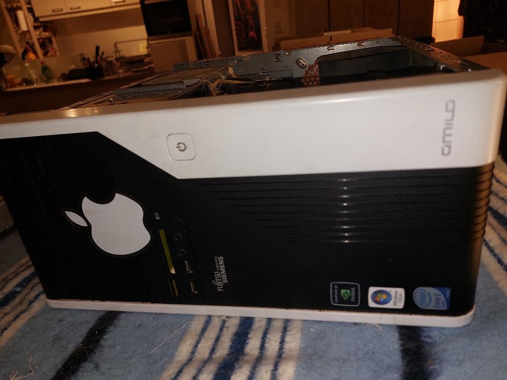 Desktop PC AMILO       µ1k, Computers en Software, Desktop Pc's, Onbekend, Ophalen