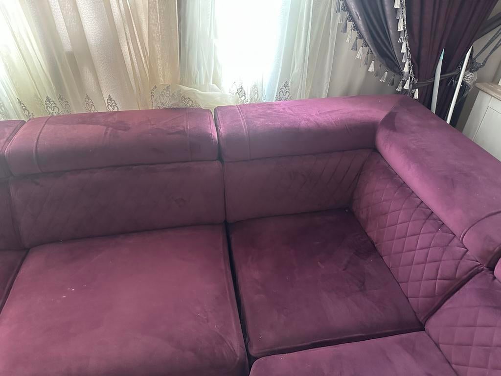 Comfortabele paarse hoekbank - Zo goed als nieuw, Huis en Inrichting, Banken | Bankstellen, 250 tot 300 cm, 100 tot 125 cm, Hoekbank