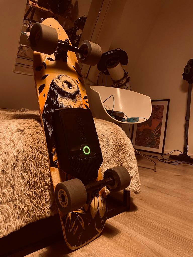 Elektronisch skateboard 40/km night owl, Ophalen of Verzenden, Gebruikt, Skateboard