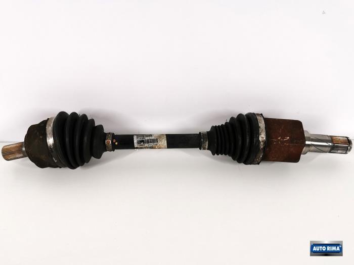 Aandrijfas links-voor van een Volvo V40