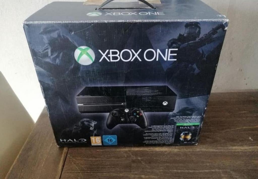 z.g.a.n xbox one + 2 controllers + lader & 8 games, Ophalen, Met games, Met 2 controllers, Zo goed als nieuw