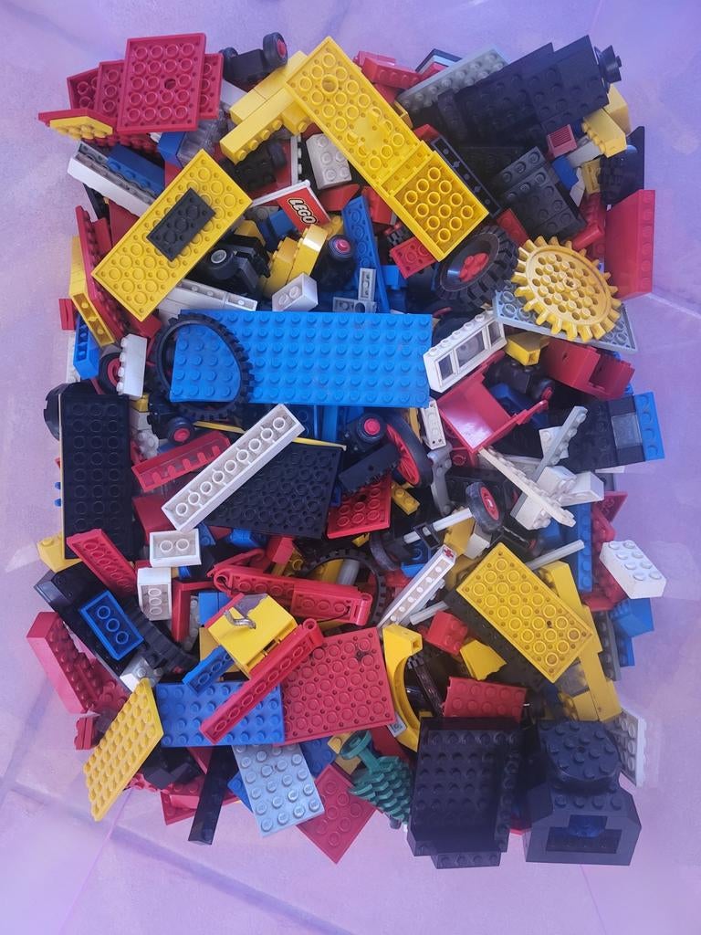 Grote doos met Lego en een stapel blauwe rails, Gebruikt, Overige thema's, Lego, Overige typen