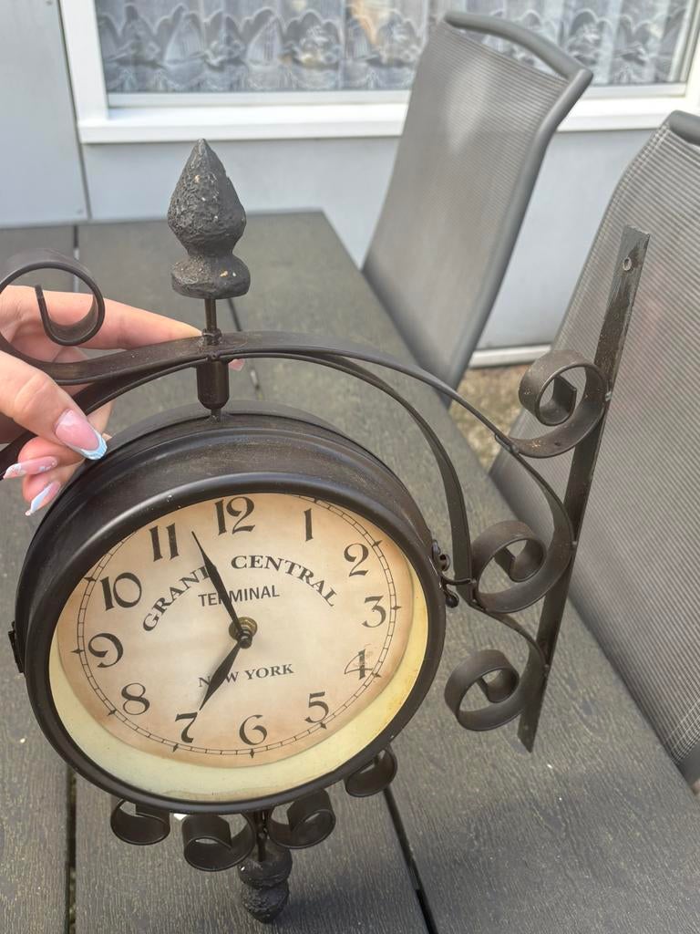 Buiten klok, Ophalen, Zo goed als nieuw, Wandklok