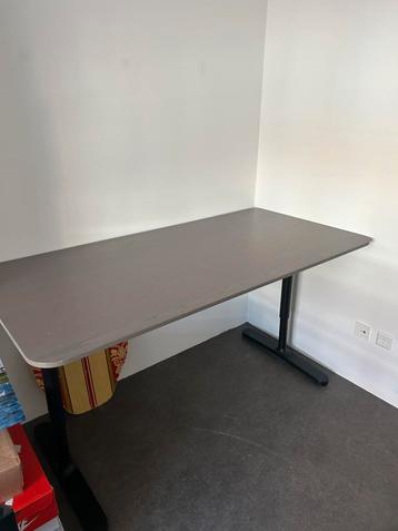 Mooi grijs BEKANT bureau 160x80cm