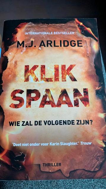 M.J. Arlidge - Klikspaan beschikbaar voor biedingen