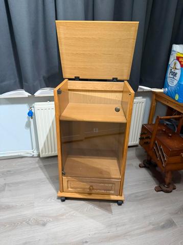 Audio kast voor brede audio apparatuur beschikbaar voor biedingen