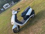 Peugeot Vivacity 2014 - 4 takt, Fietsen en Brommers, Snorfietsen en Snorscooters, Ophalen, Zo goed als nieuw, Peugeot