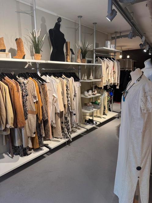 Ter overname, winkelinventaris van kledingzaak, Zakelijke goederen, Kantoor en Winkelinrichting | Winkel en Inventaris, Ophalen