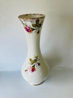 Oude rood rose romantische vaas porselein roosjes. Chodziez., Ophalen