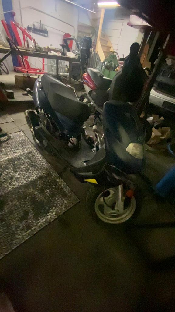 Tgb 303 NR-1, Fietsen en Brommers, Snorfietsen en Snorscooters, Gebruikt, Overige merken, Benzine, Ophalen