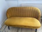 Bank velvet geel Leen Bakker, Huis en Inrichting, Banken | Bankstellen, Ophalen, Minder dan 75 cm, Tweepersoons, Zo goed als nieuw