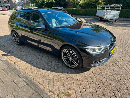 BMW 3-Serie 318i 136pk Aut 2018 Zwart, Auto's, BMW, Particulier, 3-Serie, Apple Carplay, Boordcomputer, Centrale vergrendeling