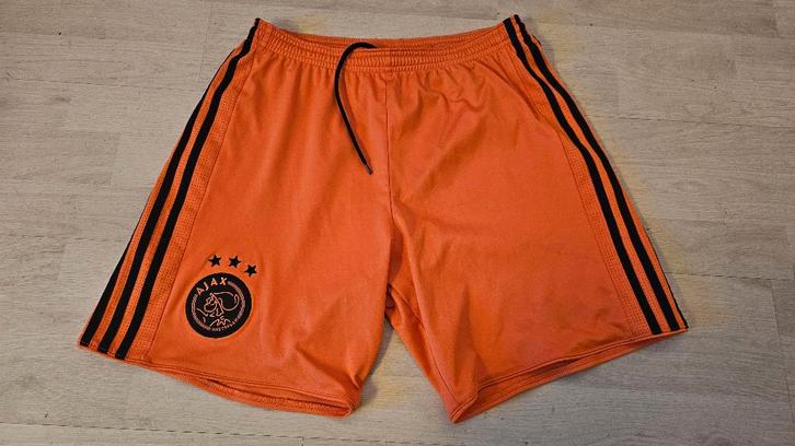 Ajax UIT Short! Seizoen 19/20! (Oranje)! Mt M!, Kleding | Heren, Sportkleding, Zo goed als nieuw, Voetbal, Oranje, Ophalen of Verzenden