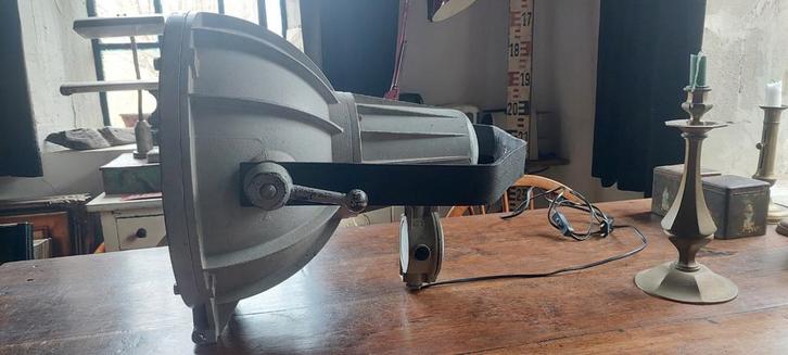 Industria vintage fabriekslamp of schijnwerper, Antiek en Kunst, Curiosa en Brocante, Ophalen
