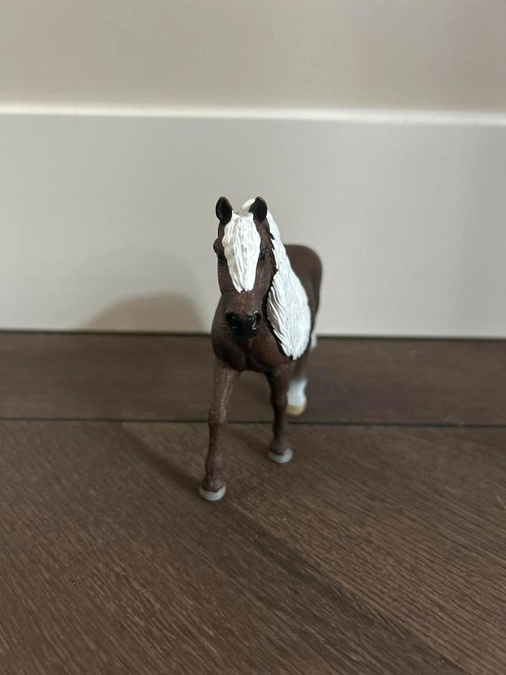 Schleich Zwarte woud pony merrie 13898, Verzamelen, Dierenverzamelingen, Zo goed als nieuw, Beeldje of Figuurtje, Paard, Ophalen of Verzenden