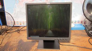 IBM ThinkVision 9392-AB9 19'' monitor beschikbaar voor biedingen