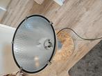 Aparte bijzettafel/lamp industriële look, Ophalen of Verzenden, Zo goed als nieuw, Rond, 45 tot 60 cm