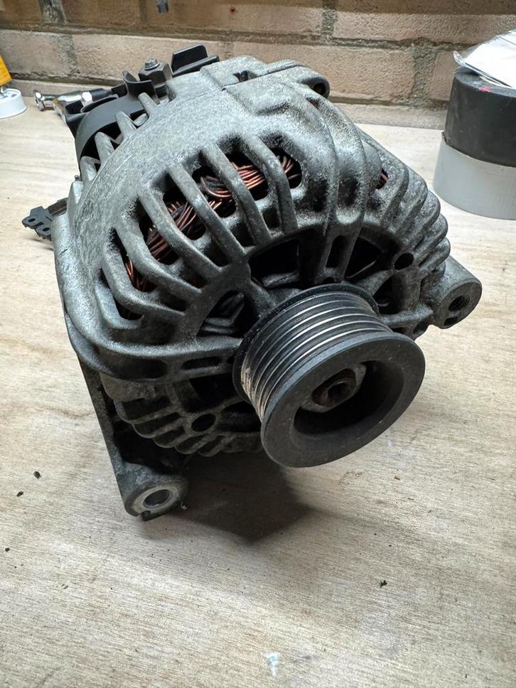 BMW E90 Dynamo met versleten spanningsregelaar, Auto-onderdelen, Accu's en Toebehoren, BMW, Gebruikt, Ophalen of Verzenden