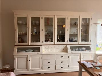 Grote Grutterskast met veel opbergruimte beschikbaar voor biedingen