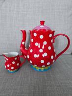 Rode oilily theepot en melkkannetje, Huis en Inrichting, Keuken | Servies, Overige typen, Ophalen of Verzenden, Zo goed als nieuw