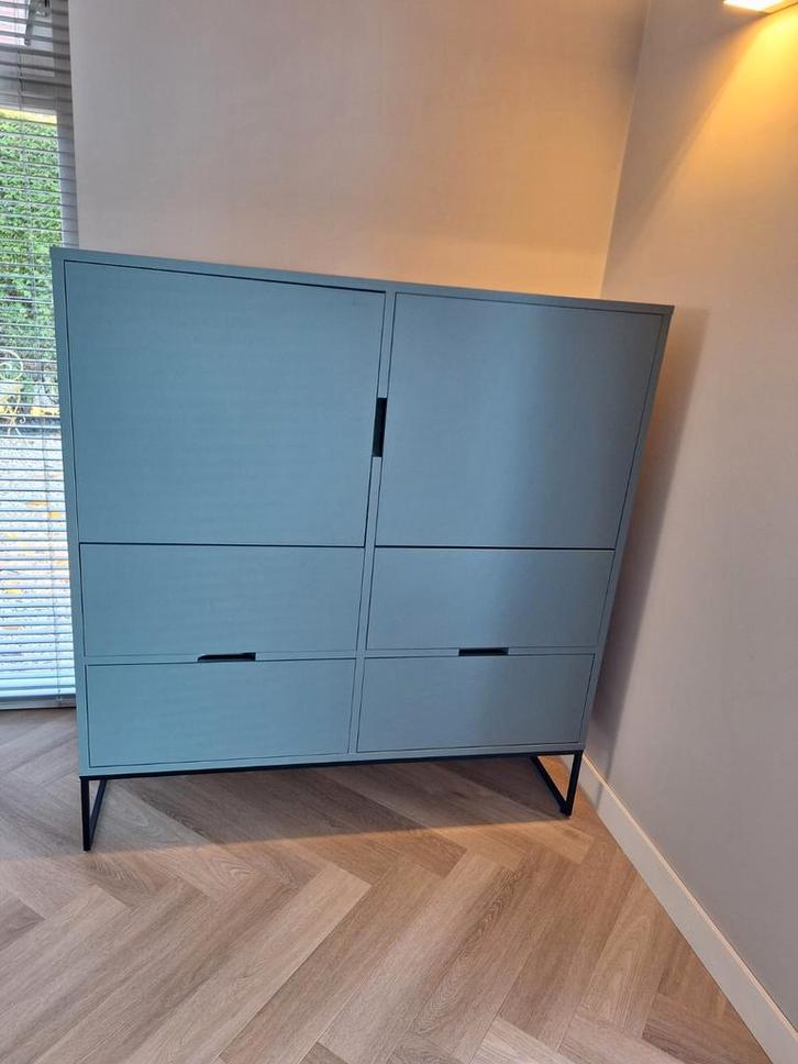 Mooi strak industriële kast, Huis en Inrichting, Kasten | Wandmeubels, Zo goed als nieuw, 200 cm of meer, 25 tot 50 cm, Ophalen