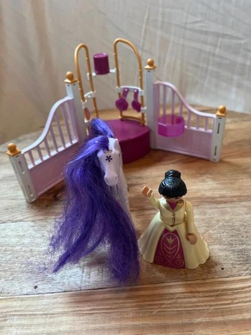 Playmobil Koninklijke stal met paard om te kammen – 6855, Kinderen en Baby's, Speelgoed | Playmobil, Gebruikt, Complete set, Ophalen of Verzenden