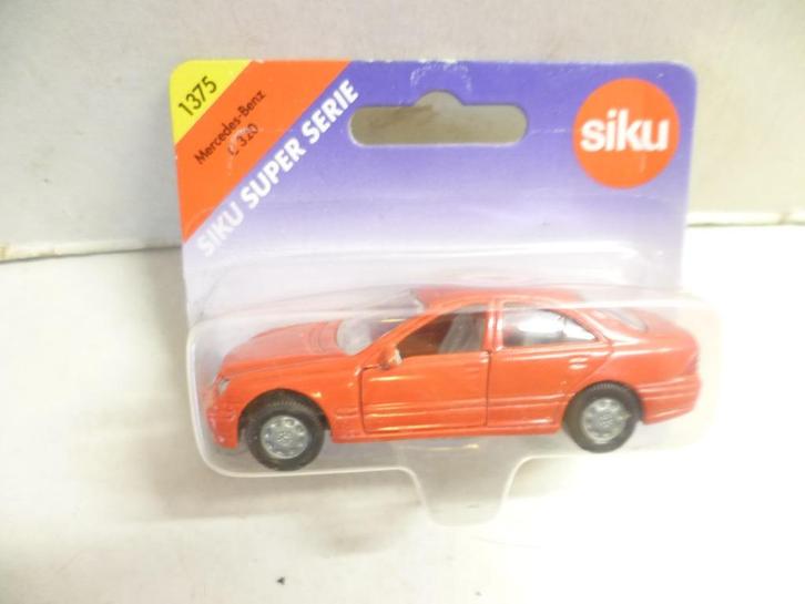 Siku 1375 Mercedes Benz C 320 in blister modelauto., Hobby en Vrije tijd, Modelauto's | Overige schalen, Nieuw, Auto, Ophalen of Verzenden