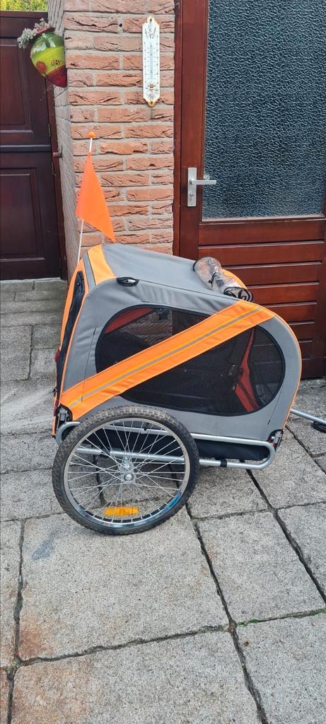 Doggy ride  model   honden fiets  kar  grijs / oranje, Fietsen en Brommers, Fietsaccessoires | Aanhangers en Karren, Zo goed als nieuw