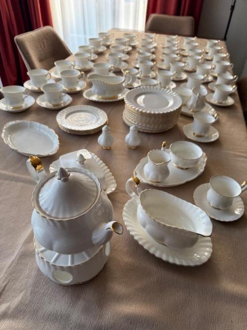 Royal Albert Val D'Or, Antiek en Kunst, Antiek | Servies los, Ophalen of Verzenden