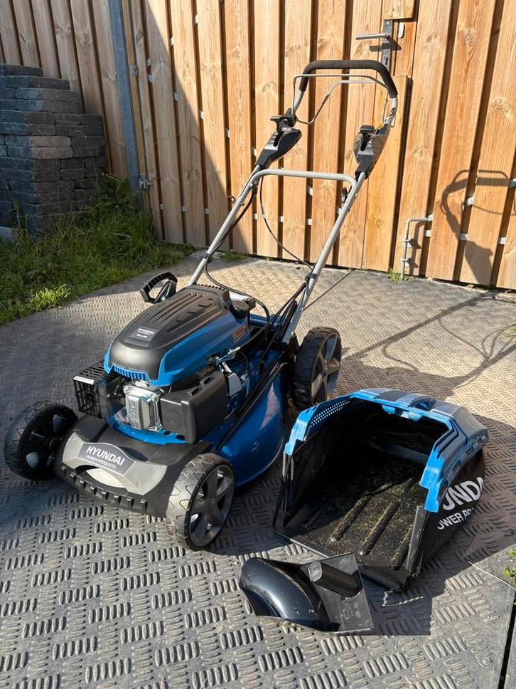 Hyundai benzine grasmaaier zelfrijdend 51cm, Tuin en Terras, Grasmaaiers, Zo goed als nieuw, Ophalen of Verzenden