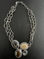 Dyrberg/Kern ketting met ornament van groen grijze stenen, Overige materialen, Verzenden, Met kristal, Zo goed als nieuw
