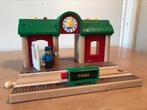 Brio treinstation, Kinderen en Baby's, Speelgoed | Houten speelgoed, Ophalen of Verzenden, Zo goed als nieuw
