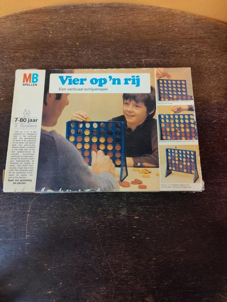 Vintage Gezelschapsspel: Vier op 'n rij (MB Spellen, 1975), Hobby en Vrije tijd, Gezelschapsspellen | Overige, Zo goed als nieuw