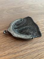 Oud Victoriaans beursje verzilverde beugel., Antiek en Kunst, Verzenden