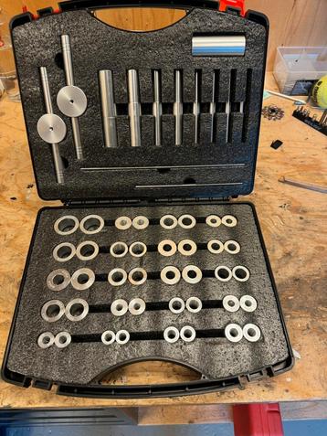 Lagerpers, lager montage gereedschap. Naaf bracket beschikbaar voor biedingen
