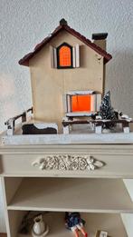 Leuk oud houten huisje met verlichting, Ophalen of Verzenden, Zo goed als nieuw, Poppenhuis
